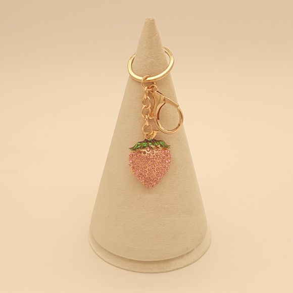 Bestleey Crystal Strawberry Keychain bag charm• NWOT - Picture 2 of 3